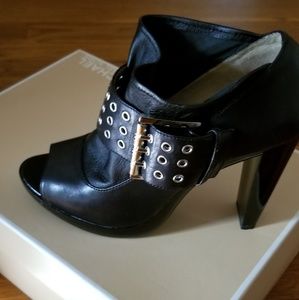 Autherntic Michael kors Bootie